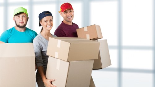 Local packing and boxes service for residential and commercial customers in Hammersmith